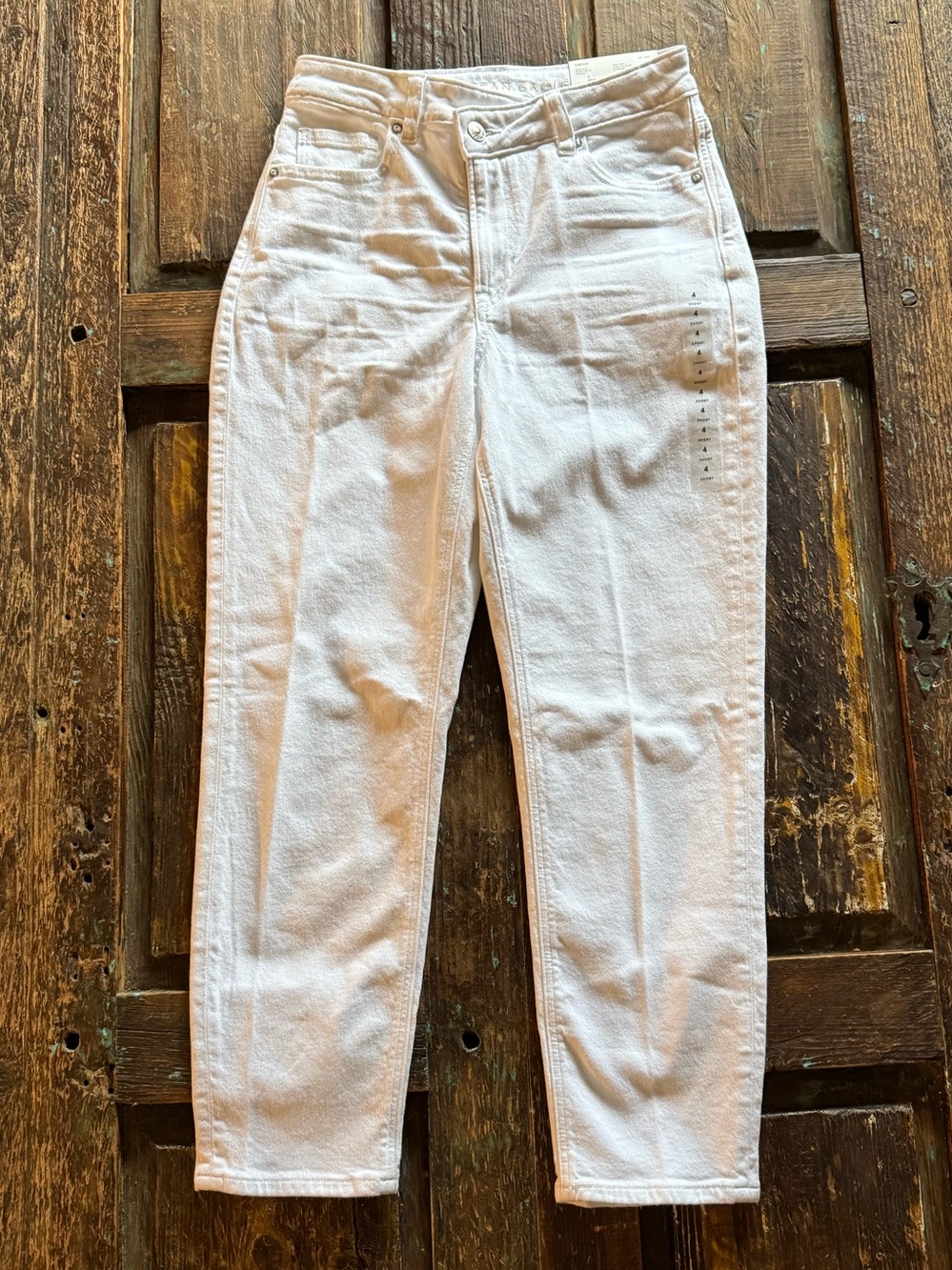 American Eagle Outfitters White High-Rise, Straight-Leg, Stretch, Mom Jeans